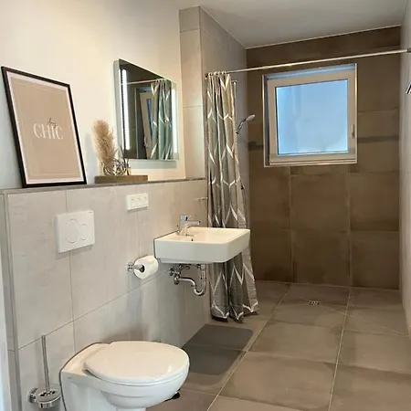 Barrierefreie In Winterscheid Nahe Koeln Bonn Bis 4 Personen Mit Netflix Und Mehr Apartamento *